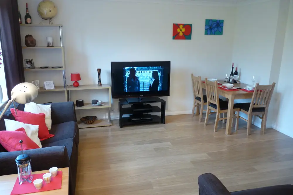 Carpenter Guildford Laminate Flooring Installation