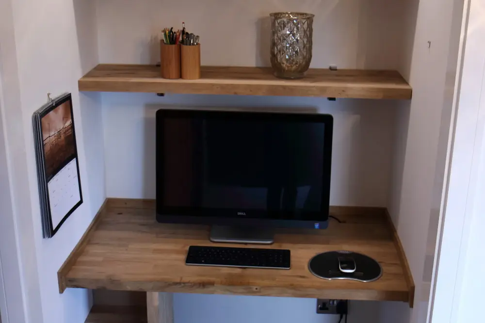 Bespoke solid oak desk Carpenter Guildford Bespoke solid oak desk Carpenter Guildford